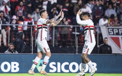 Sob chuva, São Paulo e Botafogo empatam com golaço no fim; dê suas notas