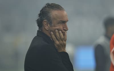 Torcedores mandam recado a Cuca após derrota em Grêmio x Santos: 'Consegue'