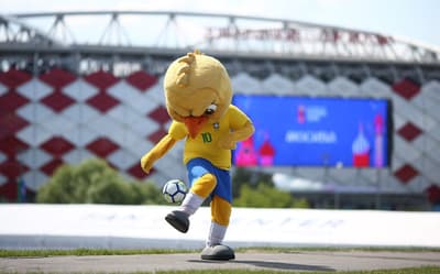 Canarinho Pistola rivaliza com Neymar e Ancelotti como figura mais vendável da Seleção