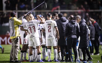 Vasco desafia tabu histórico para colar no G-6 do Brasileirão