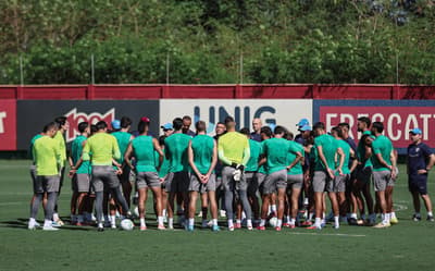 Jogadores do Fluminense reunidos no CT Carlos Casilho (Foto: Lucas Merçon/ Fluminense FC)