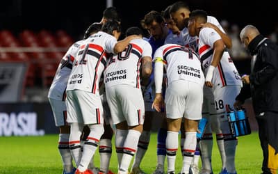 Ex-jogador do São Paulo ironiza atuação após empate com o Botafogo: 'Acha que é craque'