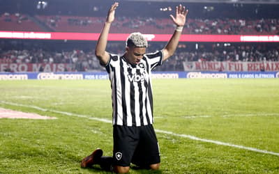 Jordan Barrera aproveita oportunidade no Botafogo e ganha pontos com Franclim Carvalho
