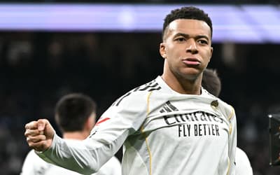 Mbappé comemora gol do Real Madrid contra o Levante (Foto: Javier SORIANO / AFP)