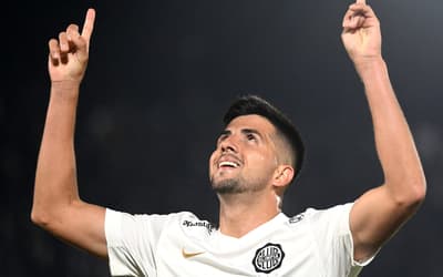 Vasco sofre virada para o Olimpia e desperdiça chance de garantir classificação; dê suas notas