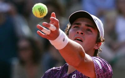 Torcedores rasgam elogios a João Fonseca após vitória em Roland Garros: 'Monstro'