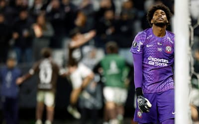 Hugo Souza falha, Platense surpreende e vence o Corinthians pela Libertadores; dê suas notas