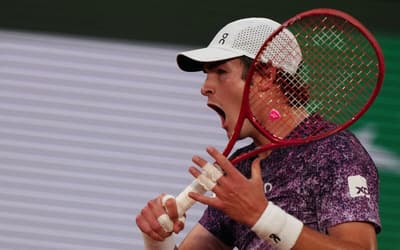 João Fonseca se aproxima do melhor ranking com nova vitória em Roland Garros