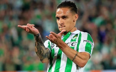 Europeus enlouquecem com gol de Antony em Real Sociedad x Betis: 'Só gosta'