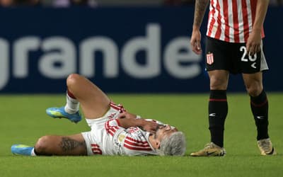 Médico do Flamengo detalha lesões e detona arbitragem da Libertadores: 'Conivente'