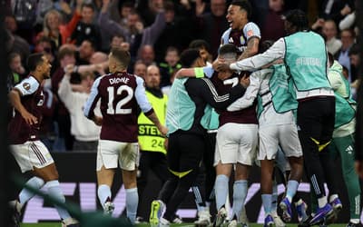 Aston Villa goleia Nottingham Forest e encara o Freiburg na final da Europa League