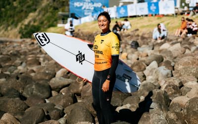 Luana Silva estreia lycra amarela em etapa histórica da WSL