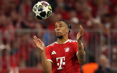 Olise vira assunto após eliminação do Bayern para o PSG: 'Nunca vi'