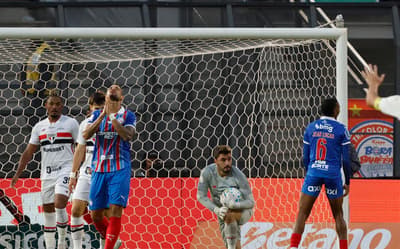 São Paulo sofre com oscilações e questões físicas em empate amargo com o Bahia