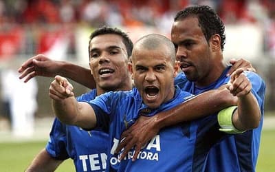 Palmeiras 1 x 3 Cruzeiro no Brasileirão 2007; estreia iluminada de Roni