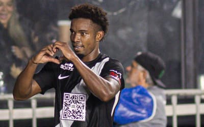 Vasco joga bem e vence o Athletico-PR em São Januário; dê suas notas