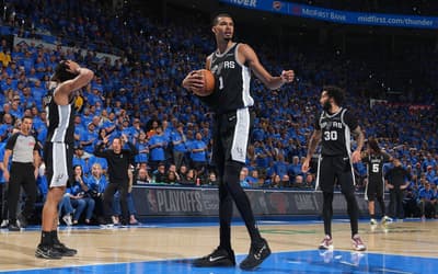 Histórico: Wembanyama quebra recorde contra MVP da NBA