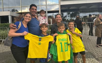 Criançada domina hotel da Seleção Brasileira e mantém vivo sonho do hexa