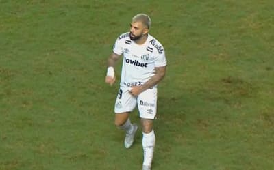 Gabigol vai de herói a vilão e é expulso diante do Vitória na Vila Belmiro