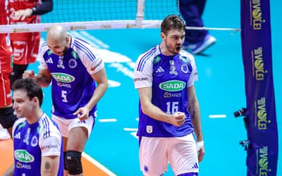 Lucão celebra MVP aos 40 anos: 'não me imaginava jogando vôlei hoje'