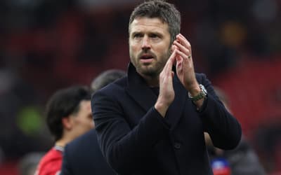 Manchester United planeja manter Carrick para a próxima temporada