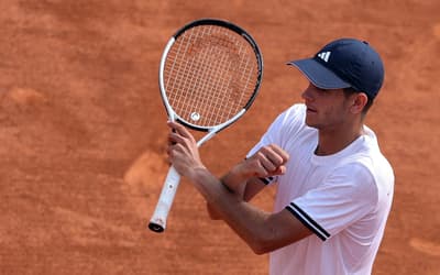 Rival de João Fonseca empurra boleira em Roland Garros