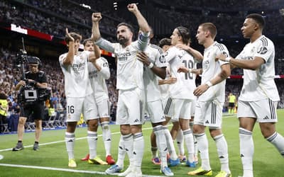 Na despedida de Carvajal e Alaba, o Real Madrid venceu o Athletic Bilbao por La Liga (Foto: Pierre-Philippe MARCOU / AFP)
