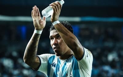 Atacante colombiano se revolta nas redes após ficar fora de pré-lista: 'Não sabe'