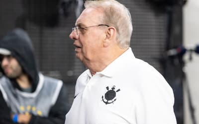Conselheiros e sócios do Corinthians pedem impeachment de Osmar Stabile
