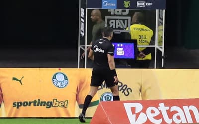 Dublador revelou diálogo de arbitragem com ambos os times (Foto: Peter Leone/Ofotográfico/Folhapress)
