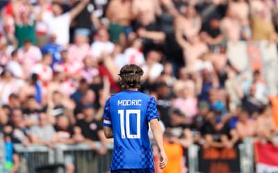 Por que Modrić está jogando de máscara no amistoso entre Croácia x Bélgica?