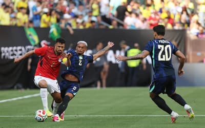 Wesley sente, é substituído e chora no banco em amistoso entre Brasil e Egito