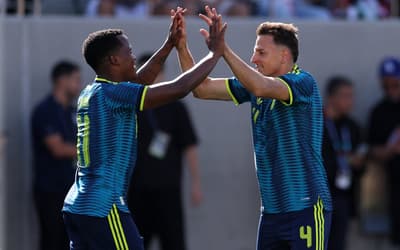 Arias brilha com dois gols, e Colômbia vence Jordânia em amistoso