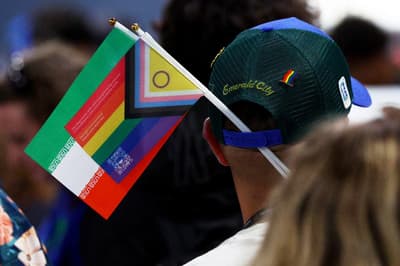 Egito x Irã é marcado por manifestações do orgulho LGBT