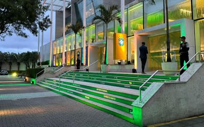 Sede da CBF ganha cores da Seleção para receber convocados à Copa do Mundo; veja imagens