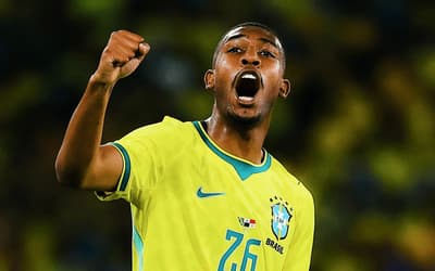 Torcedor ilustre do Vasco manda recado a Rayan antes do embarque da Seleção: 'Vai ser'