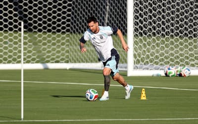 Chuteira de Messi para a Copa do Mundo de 2026 viraliza: 'Absurda'