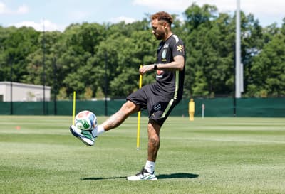 Neymar faz primeira atividade em campo com a Seleção Brasileira nos Estados Unidos; veja as fotos