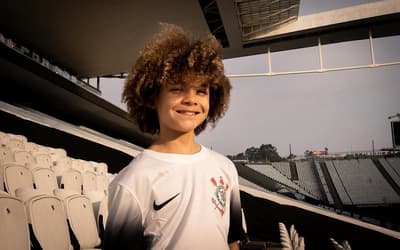 Corinthians rebate pai de Flora e o acusa de negociar com clubes da Série A