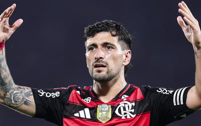 Arrascaeta, do Flamengo, sente lesão e pode ser cortado da Copa do Mundo