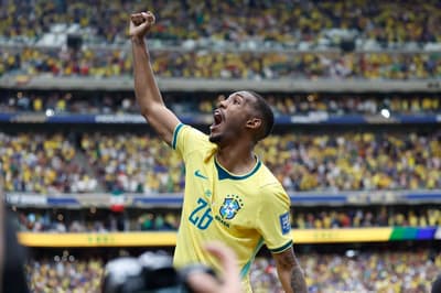 Rayan comemora vitória do Brasil sobre o Japão na Copa do Mundo