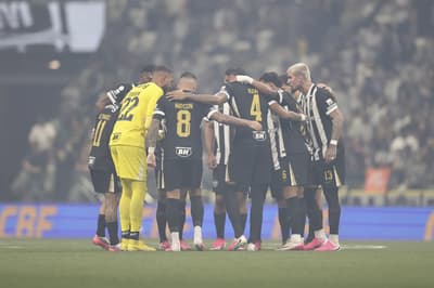 Elenco do Atlético-MG em campo contra o Juventude pela Copa do Brasil de 2026