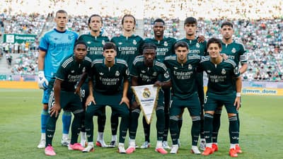 Endrick posa com time titular do Real Madrid para amistoso contra o Ferencváros