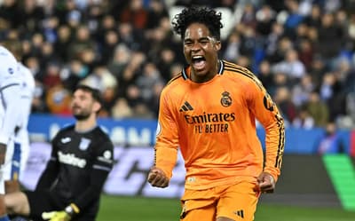 Endrick é o próximo? Veja dez brasileiros que jogaram no Lyon