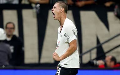 Ídolo do Corinthians mantém boa forma e é eleito o melhor jogador de  janeiro; volante é o pior