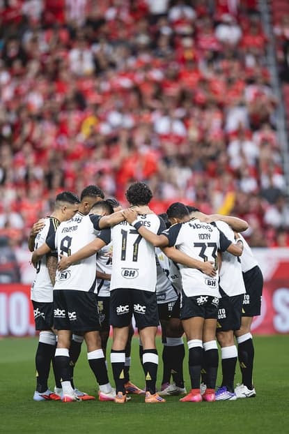 Equipe do Atlético contra o Inter (Foto: Pedro Souza / Atlético