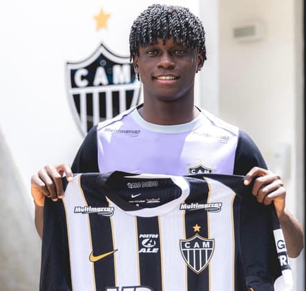 Cissé renova contrato (Foto: divulgação Atlético)