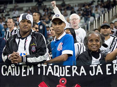 Recorde do Timão na Arena é de 41.809 pagantes (Foto: Davi Ribeiro/Fotoarena)