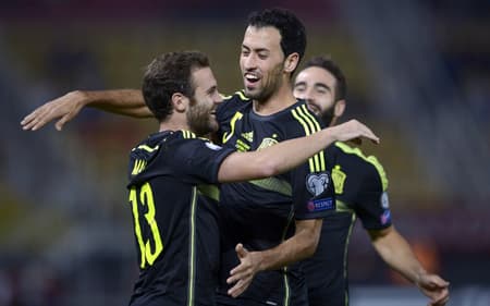 Mata foi o autor do gol da vitória da líder do grupo C Espanha sobre a Macedônia por 1 a 0 (AFP PHOTO / NIKOLAY DOYCHINOV)