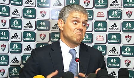 FRAME - Peter Siemsen dá entrevista coletiva no Fluminense - Laranjeiras (Foto: Reprodução/LANCE!TV)